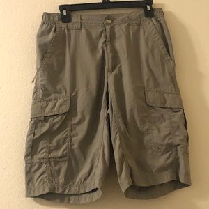 Columbia Titanium Khaki Men Shorts - S